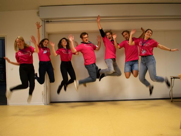Arrangørerne af IT camp for piger 2019 har god grund til at hoppe af glæde. Campen havde nemlig deltagerrekord med hele 55 piger fra hele landet.