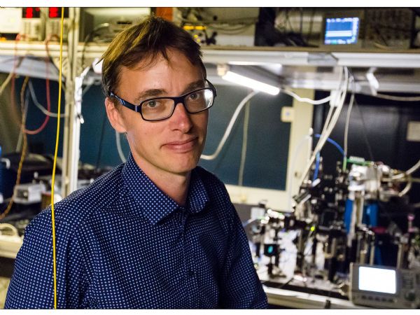 Kvanteteknologierne rummer muligheder for skræddersyet at tackle processer, der hidtil har været umulige, siger professor Peter Lodahl fra Niels Bohr Institutet på Københavns Universitet.