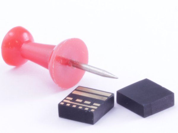 Lotus Microsystems’ 12 V-konverter med programmérbar udgangsspænding og kapacitet op til 6 A. Konverteren måler kun 6,7x6,2x2,5 millimeter. (Foto: DTU)