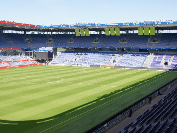 Bæredygtighedsprojektet med solspejle på Brøndby Stadion får både stor dansk og international opmærksomhed, meddeler den danske iværksættervirksomhed Second Sun.