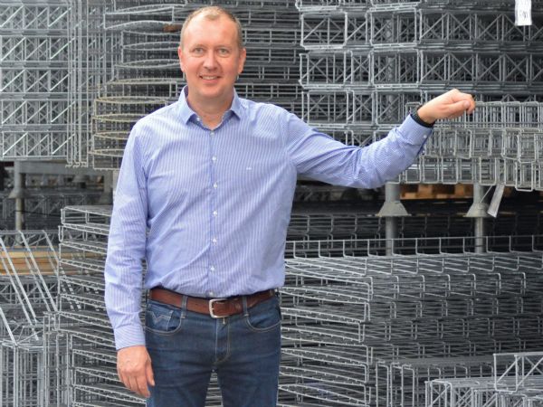 Fabriksudvidelser smitter positivt af på afsætningen af kabelføringssystemer. Siltec-direktør Frank Gasbjerg sender stadig flere hygiejnevenlige kabelbakker ud i verden, fremhæver han.