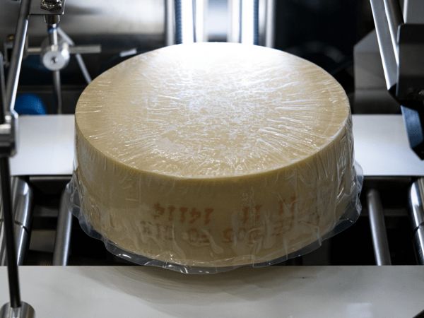 CheeseInspector-produktserien er den første på markedet, der tilbyder en industri-parat løsning på effektiv osteblok-inspektion, fremhæver TriVision.