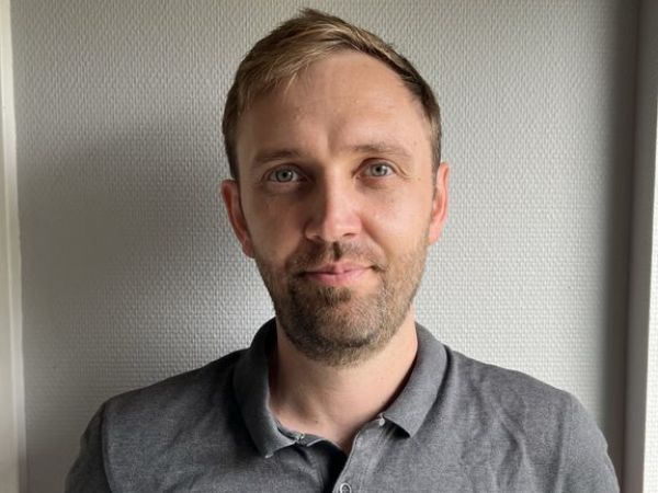 Automatiktekniker Jakob Alexander Harlev Hansen, der har været i lære ved Xellia, og fulgt undervisningen ved TEC, er blandt de 25 dygtige uddannede svende, som hyldes med ML-priserne, den 29. september.