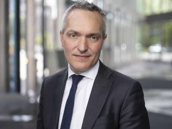 FRI-direktør Henrik Garver påpeger, at rapporten ”State of The Nation” i sin aktuelle udgave påpeger sorte skyer over Danmarks grønne omstilling.