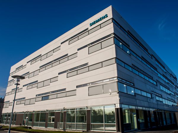 Siemens forventer en omsætningsvækst i 2024/2025 på mellem 10 og 20 procent og at overskuddet fra ordinære aktiviteter stiger med op mod 40 procent, oplyser CEO Andrea Waenerlund.