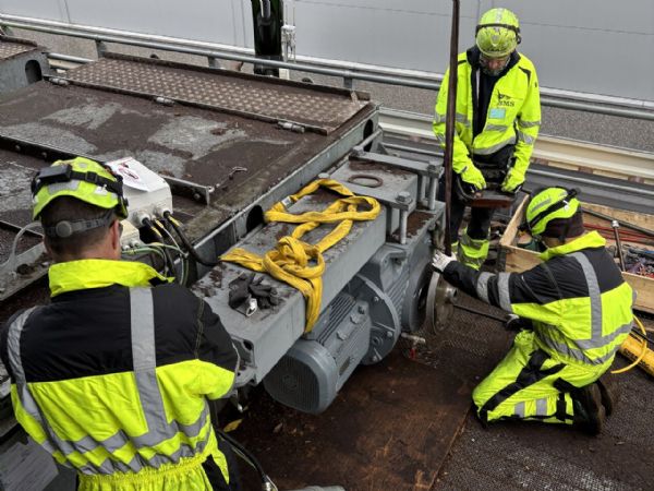 De første større industrigear, der skal drive et par kædetransportører ved et velbeliggende dansk kraftværk, er nu på plads.