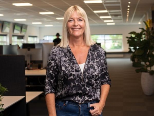 Direktør Lotte Bendstrup, Curanet. glæder sig over overtagelsen af  IaaS-forhandlerbasen fra Cloud Factory.