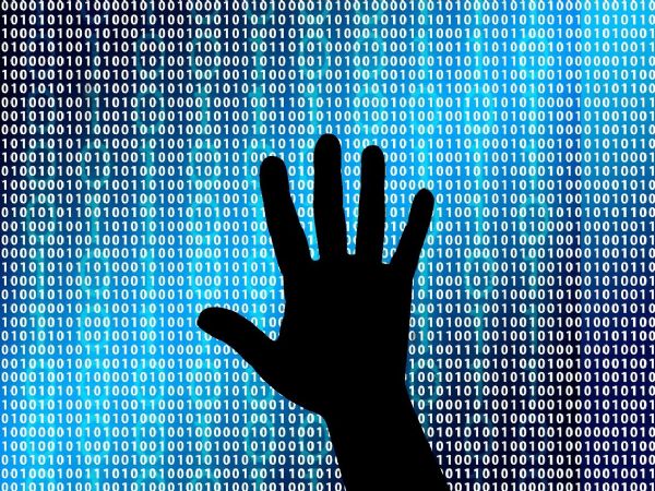 Der er fald i optaget på IT-uddannelserne, til trods for branchens behov for flere kvalificerede, og stadig flere behov for at styrke sig på cybersikkerhed, påpeger IT-Branchen.