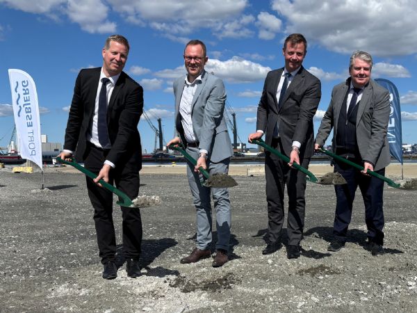 Samarbejdspartnerne bag CO2-terminalbyggeriet på Esbjerg Havn har nu taget første spadestik. (Foto: Greensand)