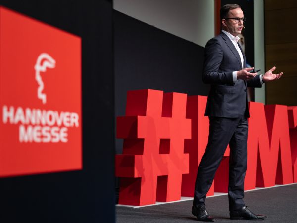 Øverste messeansvarlige for Hannover Messe 2026, dr. Jochen Köckler ser frem mod foråret og den ændrede tematiske struktur for messen.