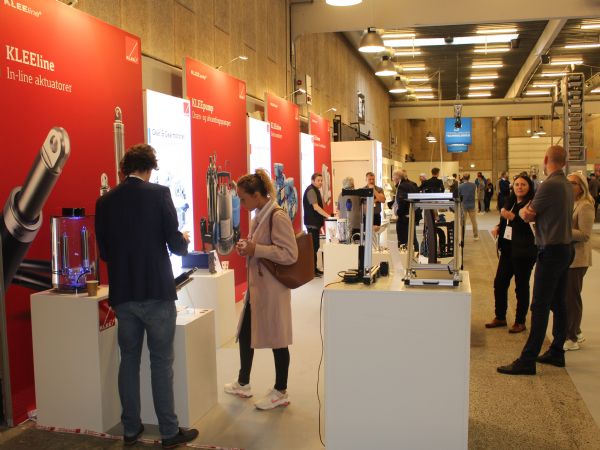 I lighed med de seneste gange på FoodTech-messen i Herning, kan man også i år møde Brd. Klee på en fremtrædende stand, hvor man blandt andet viser de seneste løsninger fra CeramicSpeed-, Hepco-, Elesa+Ganter- samt KLEEline-produktlinjerne frem.