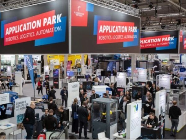 I hal 26 arrangeres igen i år Application Park-temastanden med en række robotløsninger i forbindelse med Hannover Messe 2026.