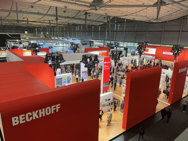 Beckhoff er på plads med en vanlig stor stand i hal 27 på Hannover Messe 2026.